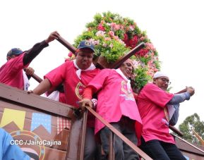 Multitudinaria procesión marca el retorno de Santo Domingo de Guzmán a Las Sierritas