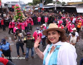 Multitudinaria procesión marca el retorno de Santo Domingo de Guzmán a Las Sierritas