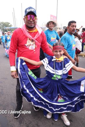 Multitudinaria procesión marca el retorno de Santo Domingo de Guzmán a Las Sierritas