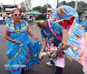 Multitudinaria procesión marca el retorno de Santo Domingo de Guzmán a Las Sierritas