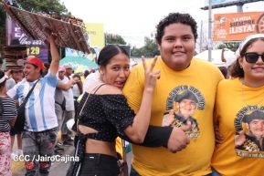Multitudinaria procesión marca el retorno de Santo Domingo de Guzmán a Las Sierritas