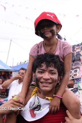 Multitudinaria procesión marca el retorno de Santo Domingo de Guzmán a Las Sierritas