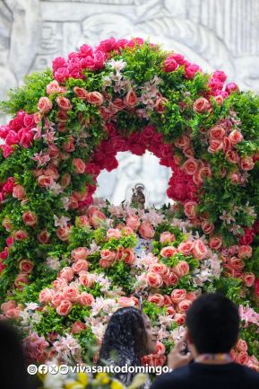 Multitudinaria procesión marca el retorno de Santo Domingo de Guzmán a Las Sierritas