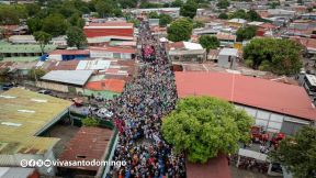 Multitudinaria procesión marca el retorno de Santo Domingo de Guzmán a Las Sierritas