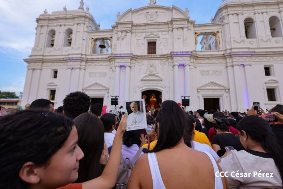 Tradición y fe: León vive la Gritería Chiquita en honor a la Virgen de la Asunción
