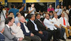 Wang Jing sostiene intercambio con comunidad universitaria