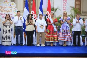 Gran Baile del Huipil en la Plaza Soberanía en Managua