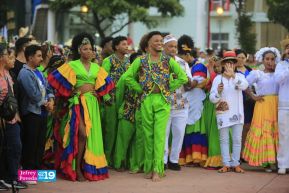 Gran Baile del Huipil en la Plaza Soberanía en Managua