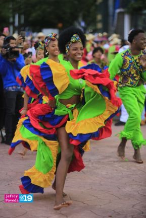 Gran Baile del Huipil en la Plaza Soberanía en Managua