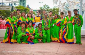 Gran Baile del Huipil en la Plaza Soberanía en Managua