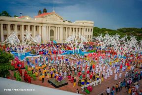 Gran Baile del Huipil en la Plaza Soberanía en Managua