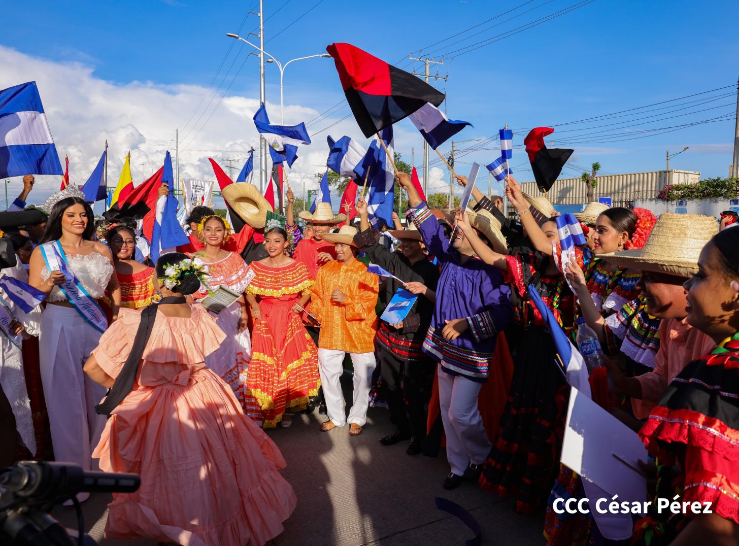 Gobierno de Rosario y Daniel entregan a las familias Primer Tramo de la Pista Héroes de La Insurrección