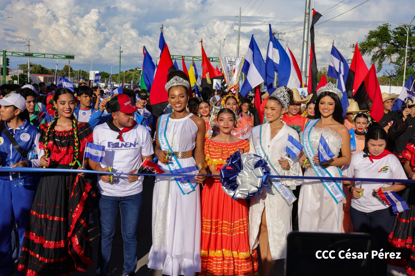 Gobierno de Rosario y Daniel entregan a las familias Primer Tramo de la Pista Héroes de La Insurrección