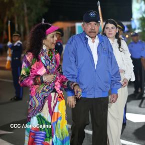 Desfile Policial “Unidad, Fuerza y Victorias” en la Avenida de Bolívar a Chávez