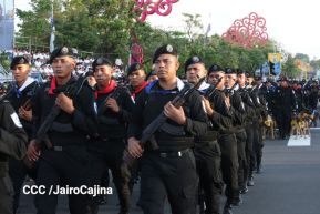 Desfile Policial “Unidad, Fuerza y Victorias” en la Avenida de Bolívar a Chávez