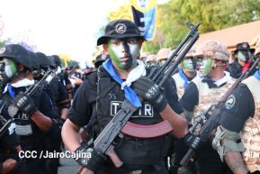 Desfile Policial “Unidad, Fuerza y Victorias” en la Avenida de Bolívar a Chávez