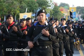 Desfile Policial “Unidad, Fuerza y Victorias” en la Avenida de Bolívar a Chávez