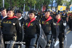 Desfile Policial “Unidad, Fuerza y Victorias” en la Avenida de Bolívar a Chávez