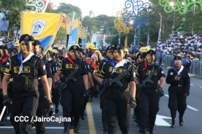 Desfile Policial “Unidad, Fuerza y Victorias” en la Avenida de Bolívar a Chávez