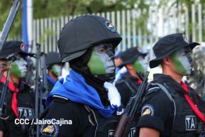 Desfile Policial “Unidad, Fuerza y Victorias” en la Avenida de Bolívar a Chávez