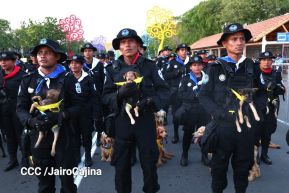 Desfile Policial “Unidad, Fuerza y Victorias” en la Avenida de Bolívar a Chávez