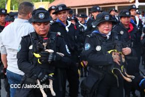 Desfile Policial “Unidad, Fuerza y Victorias” en la Avenida de Bolívar a Chávez