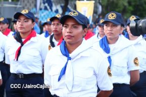 Desfile Policial “Unidad, Fuerza y Victorias” en la Avenida de Bolívar a Chávez