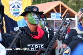 Desfile Policial “Unidad, Fuerza y Victorias” en la Avenida de Bolívar a Chávez