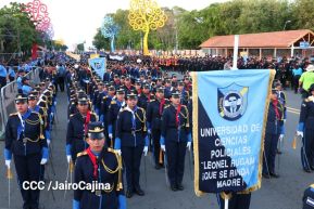 Desfile Policial “Unidad, Fuerza y Victorias” en la Avenida de Bolívar a Chávez