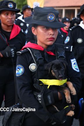 Desfile Policial “Unidad, Fuerza y Victorias” en la Avenida de Bolívar a Chávez