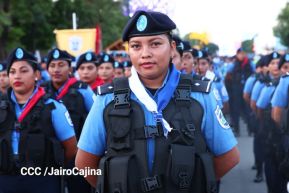 Desfile Policial “Unidad, Fuerza y Victorias” en la Avenida de Bolívar a Chávez