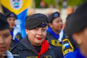 Desfile Policial “Unidad, Fuerza y Victorias” en la Avenida de Bolívar a Chávez