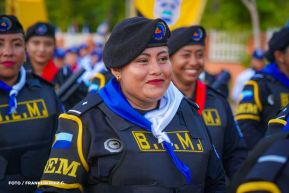 Desfile Policial “Unidad, Fuerza y Victorias” en la Avenida de Bolívar a Chávez