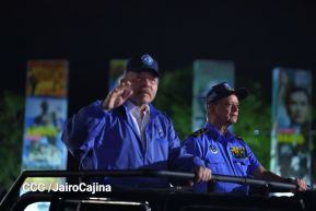 Desfile Policial “Unidad, Fuerza y Victorias” en la Avenida de Bolívar a Chávez