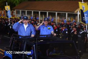 Desfile Policial “Unidad, Fuerza y Victorias” en la Avenida de Bolívar a Chávez