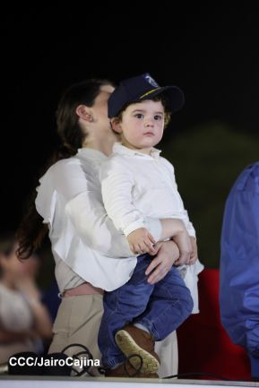 Desfile Policial “Unidad, Fuerza y Victorias” en la Avenida de Bolívar a Chávez