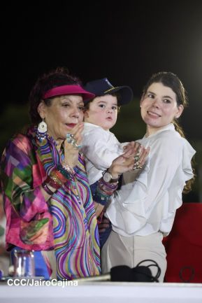 Desfile Policial “Unidad, Fuerza y Victorias” en la Avenida de Bolívar a Chávez