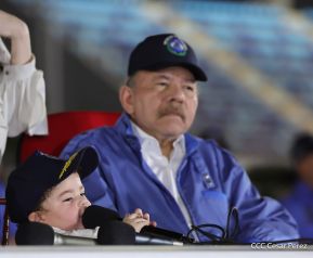 Desfile Policial “Unidad, Fuerza y Victorias” en la Avenida de Bolívar a Chávez