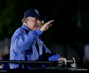 Desfile Policial “Unidad, Fuerza y Victorias” en la Avenida de Bolívar a Chávez