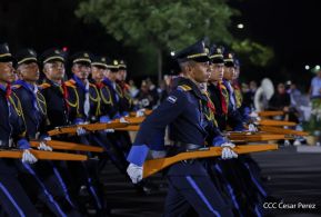 Desfile Policial “Unidad, Fuerza y Victorias” en la Avenida de Bolívar a Chávez