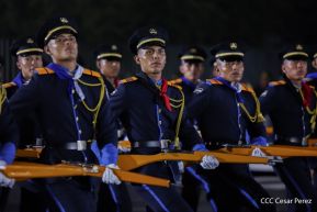 Desfile Policial “Unidad, Fuerza y Victorias” en la Avenida de Bolívar a Chávez