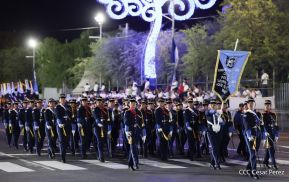 Desfile Policial “Unidad, Fuerza y Victorias” en la Avenida de Bolívar a Chávez