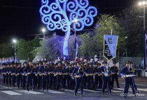 Desfile Policial “Unidad, Fuerza y Victorias” en la Avenida de Bolívar a Chávez