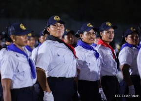 Desfile Policial “Unidad, Fuerza y Victorias” en la Avenida de Bolívar a Chávez