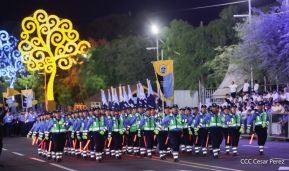 Desfile Policial “Unidad, Fuerza y Victorias” en la Avenida de Bolívar a Chávez