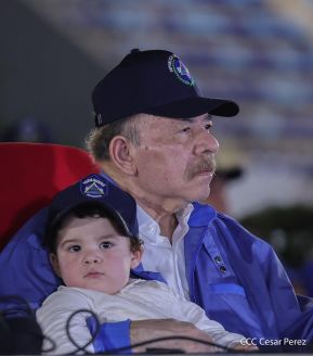 Desfile Policial “Unidad, Fuerza y Victorias” en la Avenida de Bolívar a Chávez