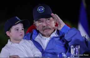 Desfile Policial “Unidad, Fuerza y Victorias” en la Avenida de Bolívar a Chávez
