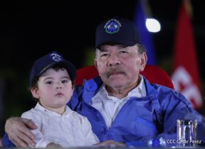 Desfile Policial “Unidad, Fuerza y Victorias” en la Avenida de Bolívar a Chávez