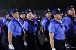 Desfile Policial “Unidad, Fuerza y Victorias” en la Avenida de Bolívar a Chávez