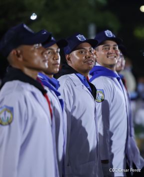 Desfile Policial “Unidad, Fuerza y Victorias” en la Avenida de Bolívar a Chávez